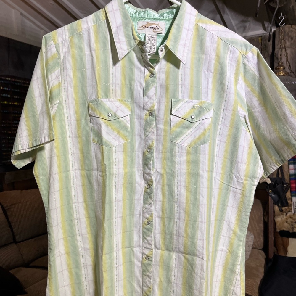 Wrangler Women’s  Light Green and Yellow Striped Shirt size large
